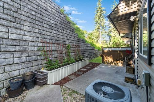 4-1596 Okanagan Avenue, Salmon Arm, BC - Outdoor With Exterior