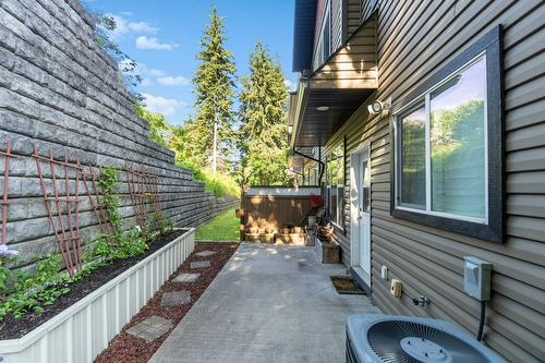 4-1596 Okanagan Avenue, Salmon Arm, BC - Outdoor With Exterior