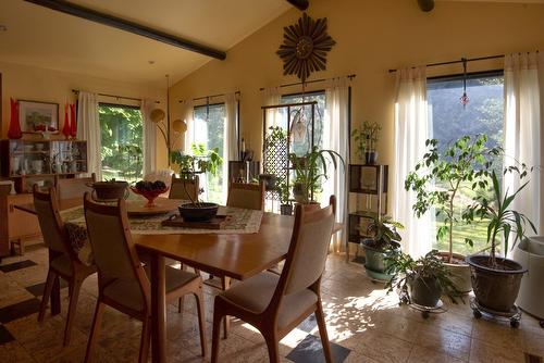 1902 Highway 97, Okanagan Falls, BC - Indoor Photo Showing Dining Room