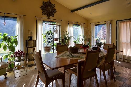 1902 Highway 97, Okanagan Falls, BC - Indoor Photo Showing Dining Room