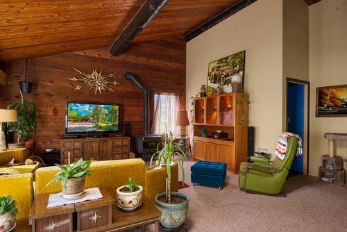 1902 Highway 97, Okanagan Falls, BC - Indoor Photo Showing Dining Room