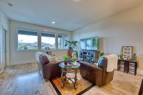 25-933 Mt Robson Place, Vernon, BC - Indoor Photo Showing Living Room With Fireplace