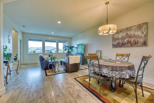 25-933 Mt Robson Place, Vernon, BC - Indoor Photo Showing Dining Room