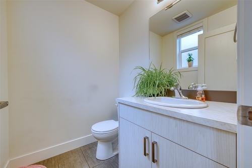 25-933 Mt Robson Place, Vernon, BC - Indoor Photo Showing Bathroom