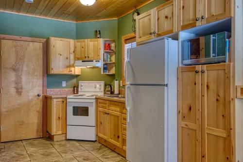 101-1271 Apex Mountain Road, Penticton, BC - Indoor Photo Showing Kitchen