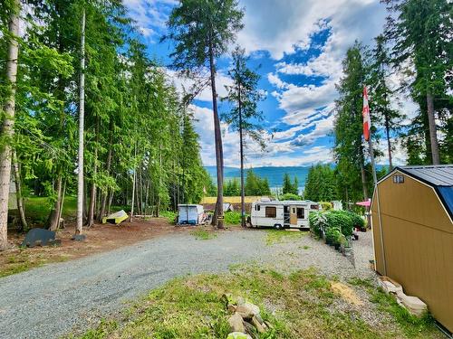 7436 Estate Drive, Anglemont, BC - Outdoor