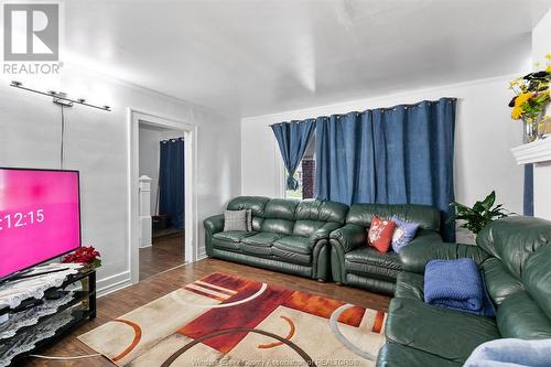 691 Rankin, Windsor, ON - Indoor Photo Showing Living Room