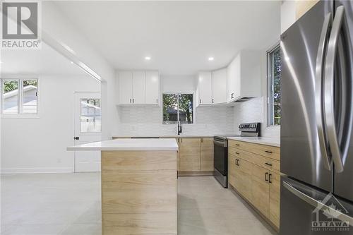 Kitchen - 81 Boyce Avenue, Ottawa, ON - Indoor Photo Showing Kitchen With Stainless Steel Kitchen With Upgraded Kitchen