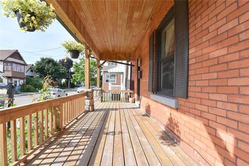 215 Rosslyn Avenue N, Hamilton, ON - Outdoor With Deck Patio Veranda With Exterior