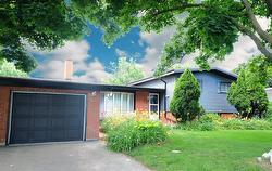 1 Briarwood Crescent  Hamilton, ON L9C 4B7