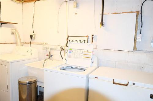 1 Briarwood Crescent, Hamilton, ON - Indoor Photo Showing Laundry Room