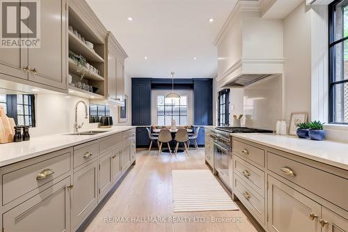 57 St Nicholas Street, Toronto, ON - Indoor Photo Showing Kitchen With Double Sink
