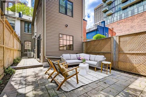 57 St Nicholas Street, Toronto, ON - Outdoor With Exterior