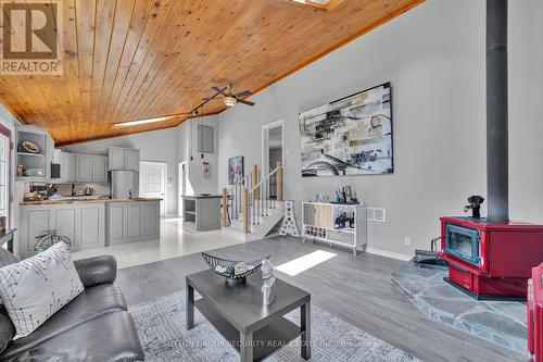 48 Jackman Road, Clarington (Bowmanville), ON - Indoor Photo Showing Living Room