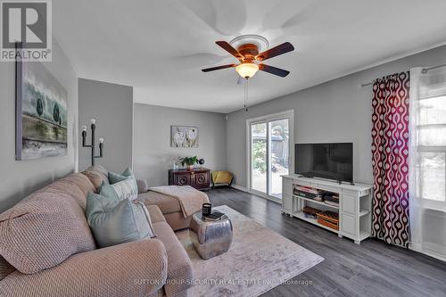 48 Jackman Road, Clarington (Bowmanville), ON - Indoor Photo Showing Living Room