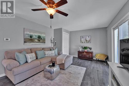 48 Jackman Road, Clarington (Bowmanville), ON - Indoor Photo Showing Living Room