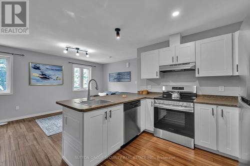 48 Jackman Road, Clarington (Bowmanville), ON - Indoor Photo Showing Kitchen