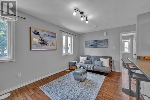 48 Jackman Road, Clarington (Bowmanville), ON - Indoor Photo Showing Living Room