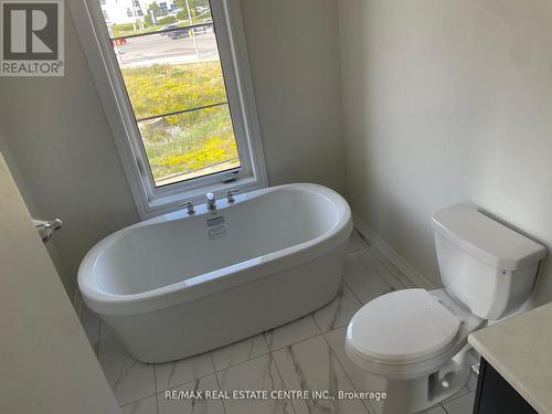 18 Vestry Way, Brampton, ON - Indoor Photo Showing Bathroom