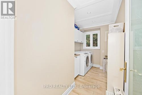 1652 Carolyn Road, Mississauga, ON - Indoor Photo Showing Laundry Room