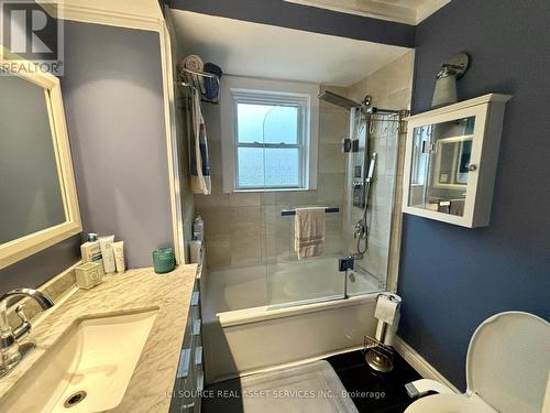 8 Bolger Place, Toronto, ON - Indoor Photo Showing Bathroom