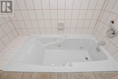 7277 Redfox Road, Mississauga, ON - Indoor Photo Showing Bathroom