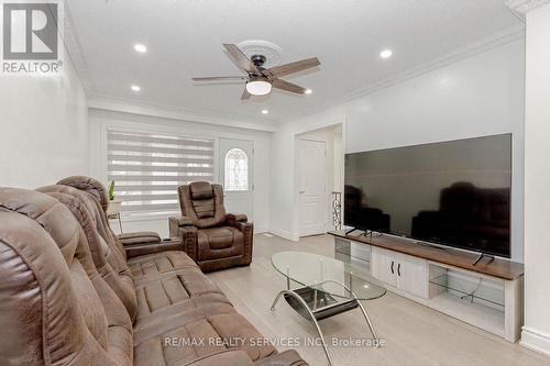 7277 Redfox Road, Mississauga, ON - Indoor Photo Showing Living Room