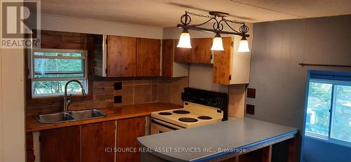 132 Kimmetts Side Road, Greater Napanee, ON - Indoor Photo Showing Kitchen With Double Sink