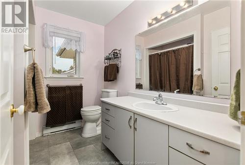 80 Rockmaple Dr, Moncton, NB - Indoor Photo Showing Bathroom