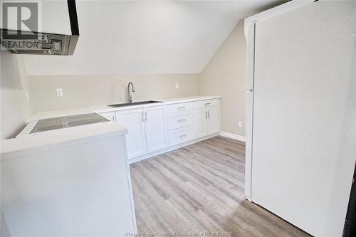 2366 Cadillac Unit# Upper, Windsor, ON - Indoor