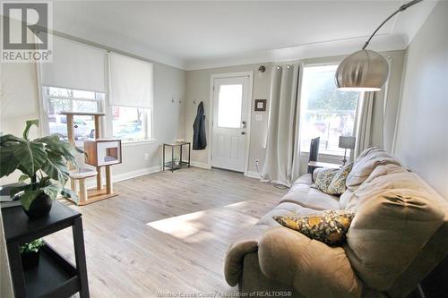 2366 Cadillac Unit# Main Floor, Windsor, ON - Indoor Photo Showing Living Room