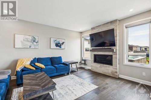 230 Esturgeon Street, Ottawa, ON - Indoor Photo Showing Living Room With Fireplace