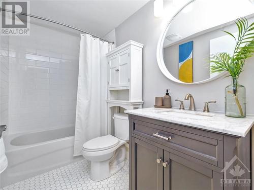 55 Bellman Drive, Ottawa, ON - Indoor Photo Showing Bathroom