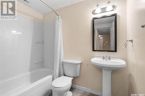 206 710 Melrose Avenue, Saskatoon, SK - Indoor Photo Showing Bathroom
