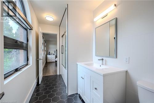 33 Mannheim Crescent, Mannheim, ON - Indoor Photo Showing Bathroom