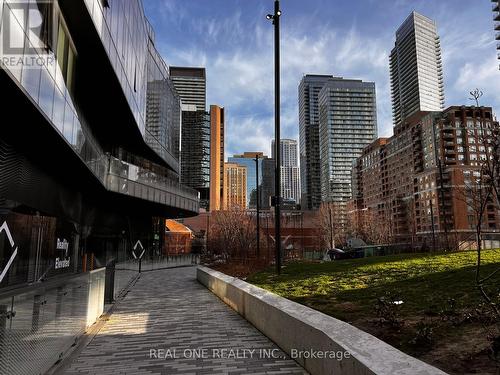 3607 - 11 Wellesley Street W, Toronto (Bay Street Corridor), ON - Outdoor