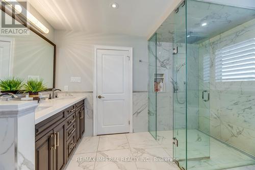 4718 Crystal Rose Drive, Mississauga, ON - Indoor Photo Showing Bathroom