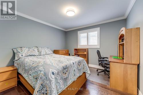 4718 Crystal Rose Drive, Mississauga, ON - Indoor Photo Showing Bedroom