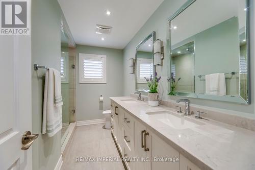 4718 Crystal Rose Drive, Mississauga, ON - Indoor Photo Showing Bathroom