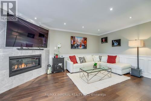 4718 Crystal Rose Drive, Mississauga, ON - Indoor Photo Showing Living Room With Fireplace