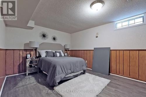 1960 Pimlico Court, Mississauga, ON - Indoor Photo Showing Bedroom