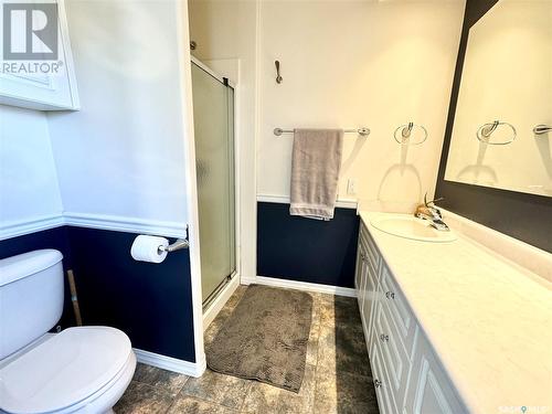 10008 5Th Avenue, North Battleford, SK - Indoor Photo Showing Bathroom