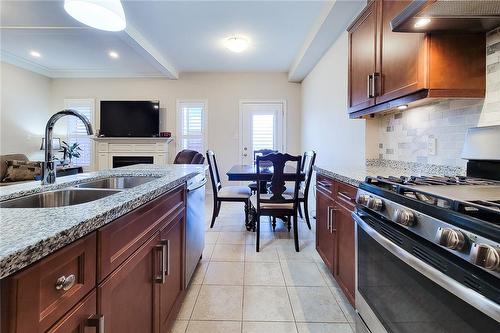 43 Sonoma Valley Crescent, Hamilton, ON - Indoor Photo Showing Kitchen With Double Sink With Upgraded Kitchen