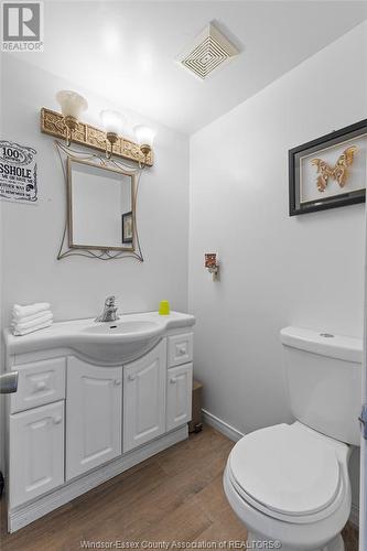 3006 Pillette Road, Windsor, ON - Indoor Photo Showing Bathroom