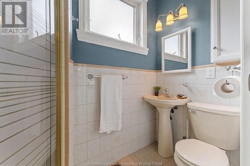 2165 Kildare, Windsor, ON - Indoor Photo Showing Bathroom