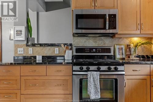 2165 Kildare, Windsor, ON - Indoor Photo Showing Kitchen