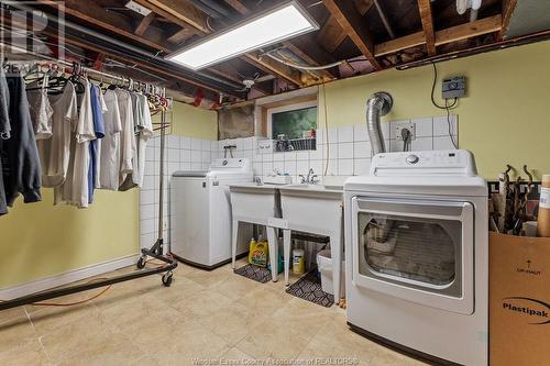 2165 Kildare, Windsor, ON - Indoor Photo Showing Laundry Room