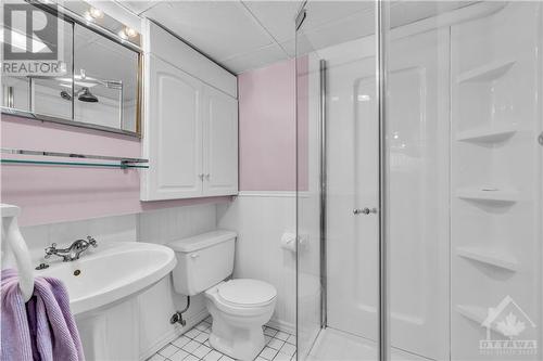 31 Fern Avenue, Ottawa, ON - Indoor Photo Showing Bathroom