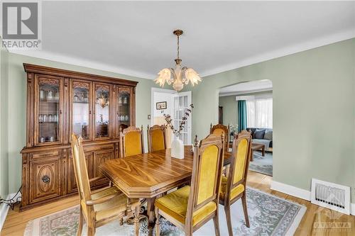 31 Fern Avenue, Ottawa, ON - Indoor Photo Showing Dining Room