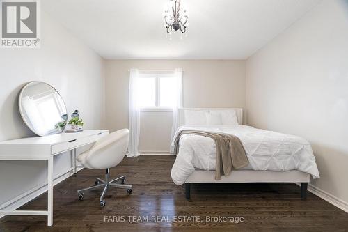 62 Silver Trail, Barrie, ON - Indoor Photo Showing Bedroom